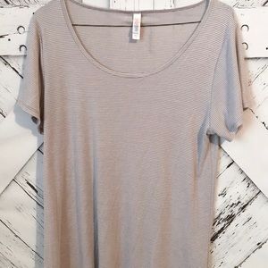 LuLaRoe Large Classic T